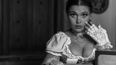 Captivating black and white portrait of a woman in vintage attire, radiating elegance in Leon, Mexico.