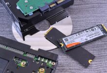 Contrasting data storage technologies: NVMe SSD, HDD, and CD.