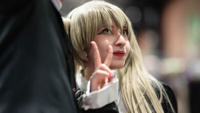 Candid shot of a cosplayer at an anime convention in San José, Costa Rica.