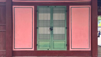 Traditional Korean architecture at Changdeokgung Palace with vibrant colors and intricate design.